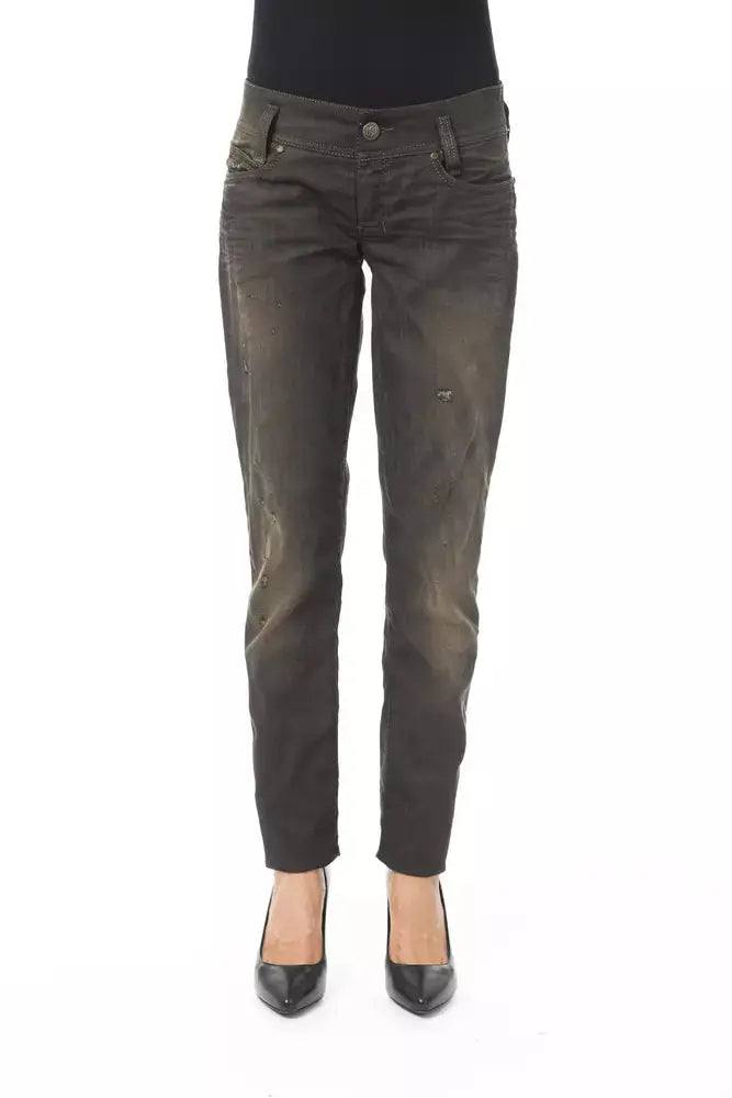 Black faded relaxed fit women's jeans with slight distressing and classic five-pocket design.